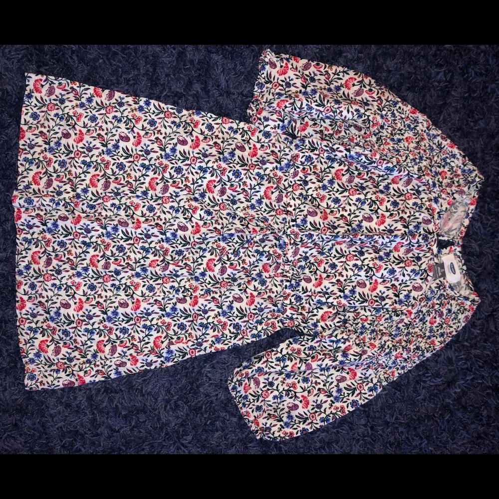 Old Navy size M (girls size 8) dress. Never worn.